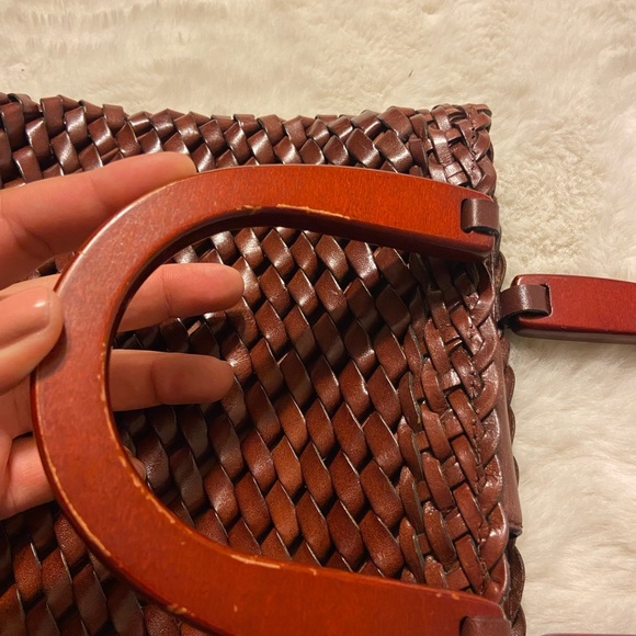 Vintage leather Fossil wooden handle weave brown bag with key charm - Picture 10 of 11